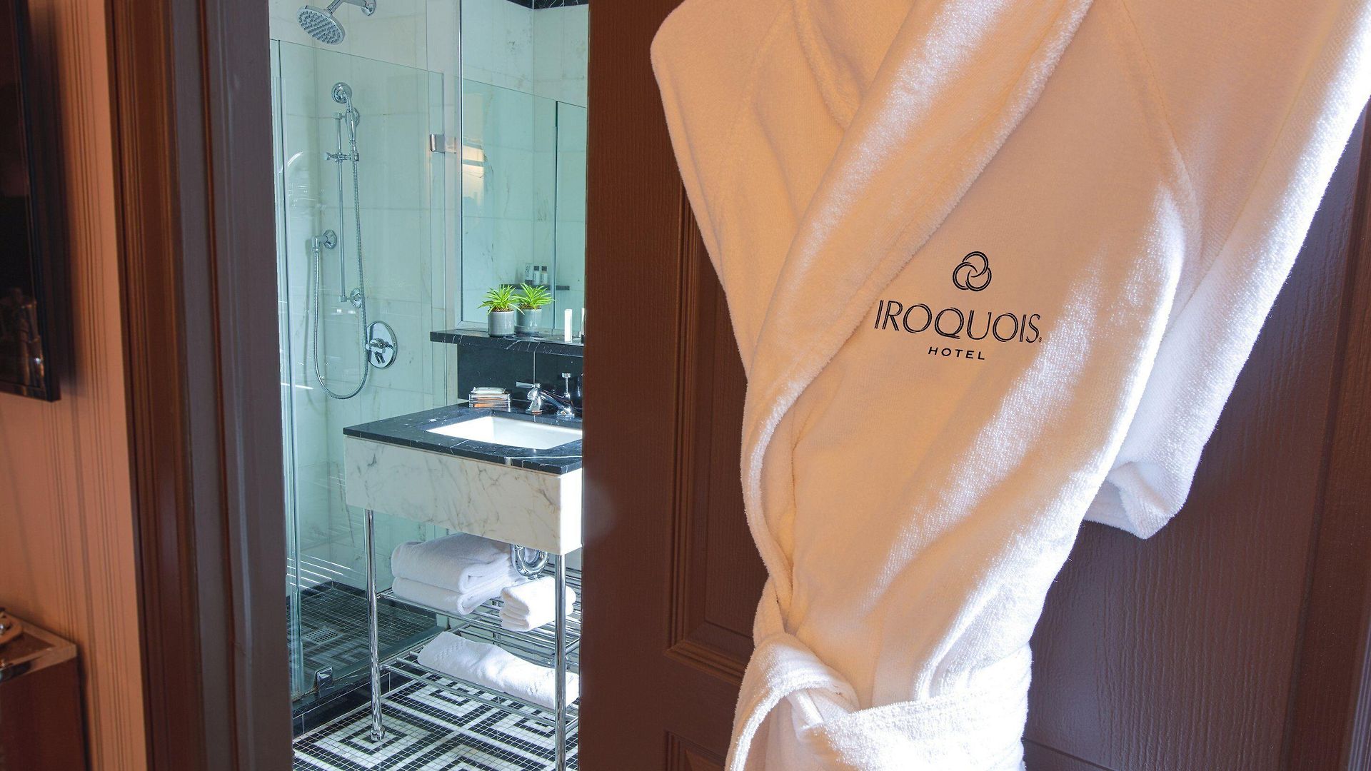 The Iroquois Times Square, A Small Luxury Hotel 5*