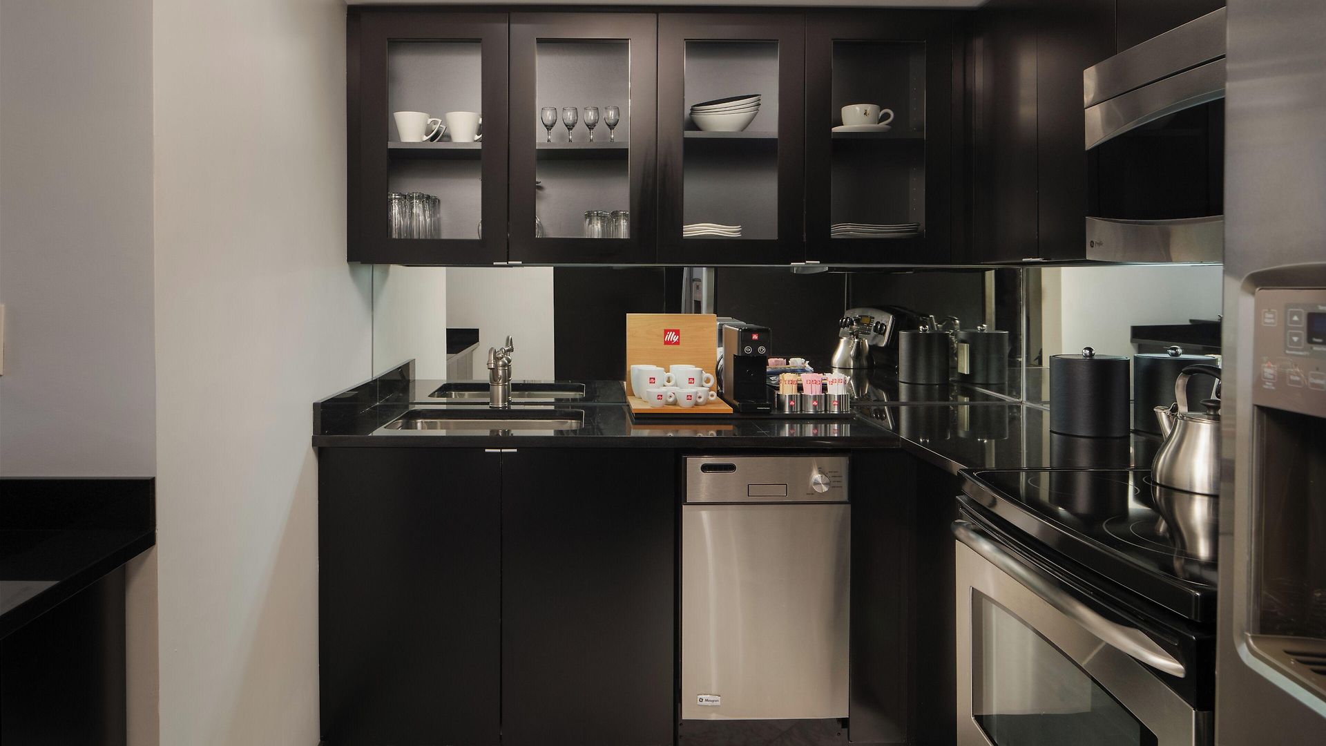 The Manhattan Club Hotel