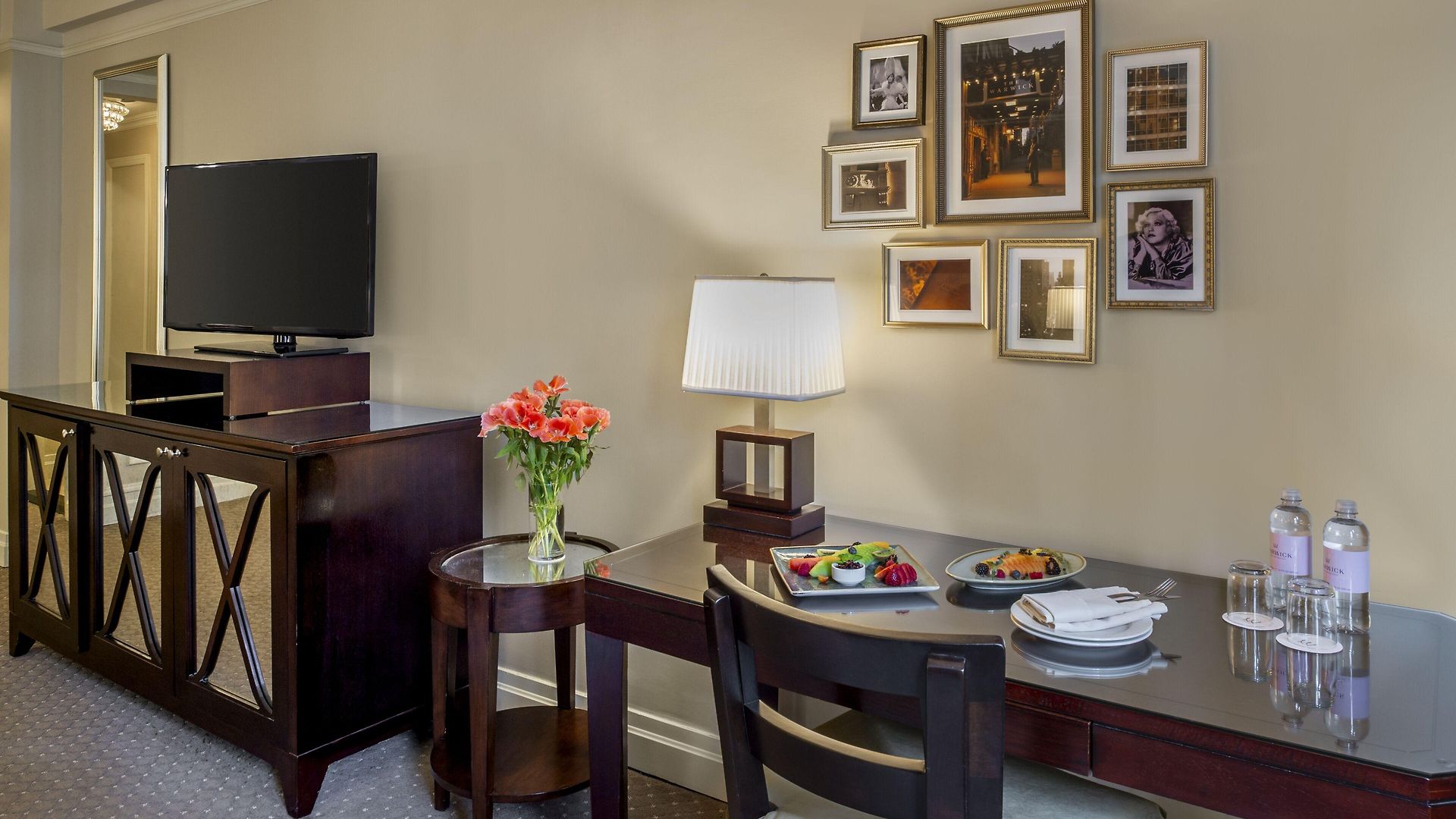 Warwick Hotel 4*