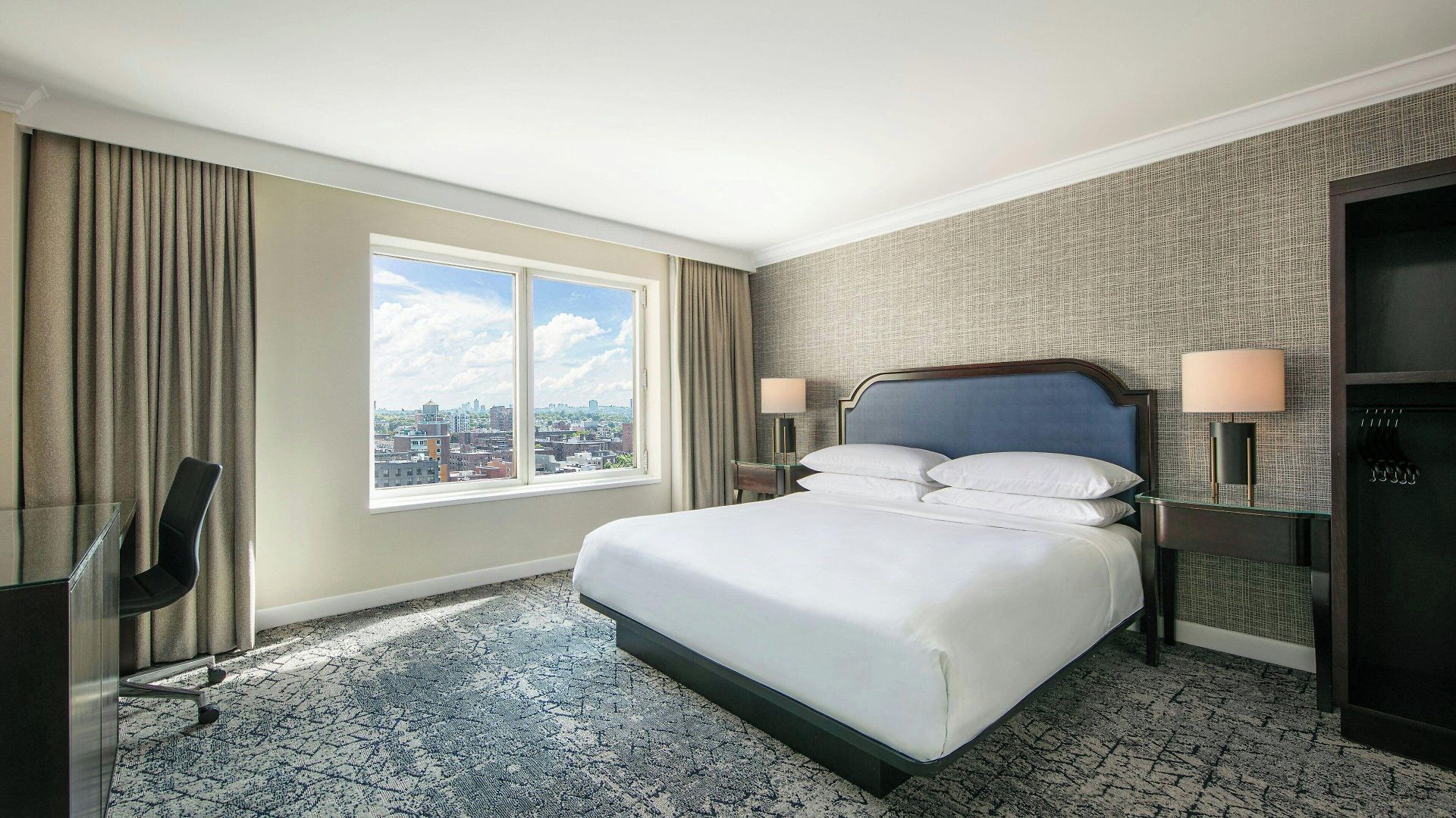 Sheraton Laguardia East 3*