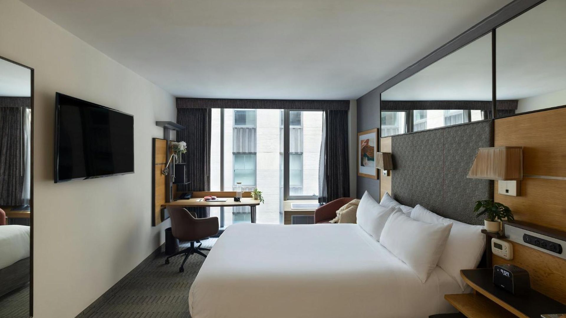 The Jewel Hotel, Hotel 4*