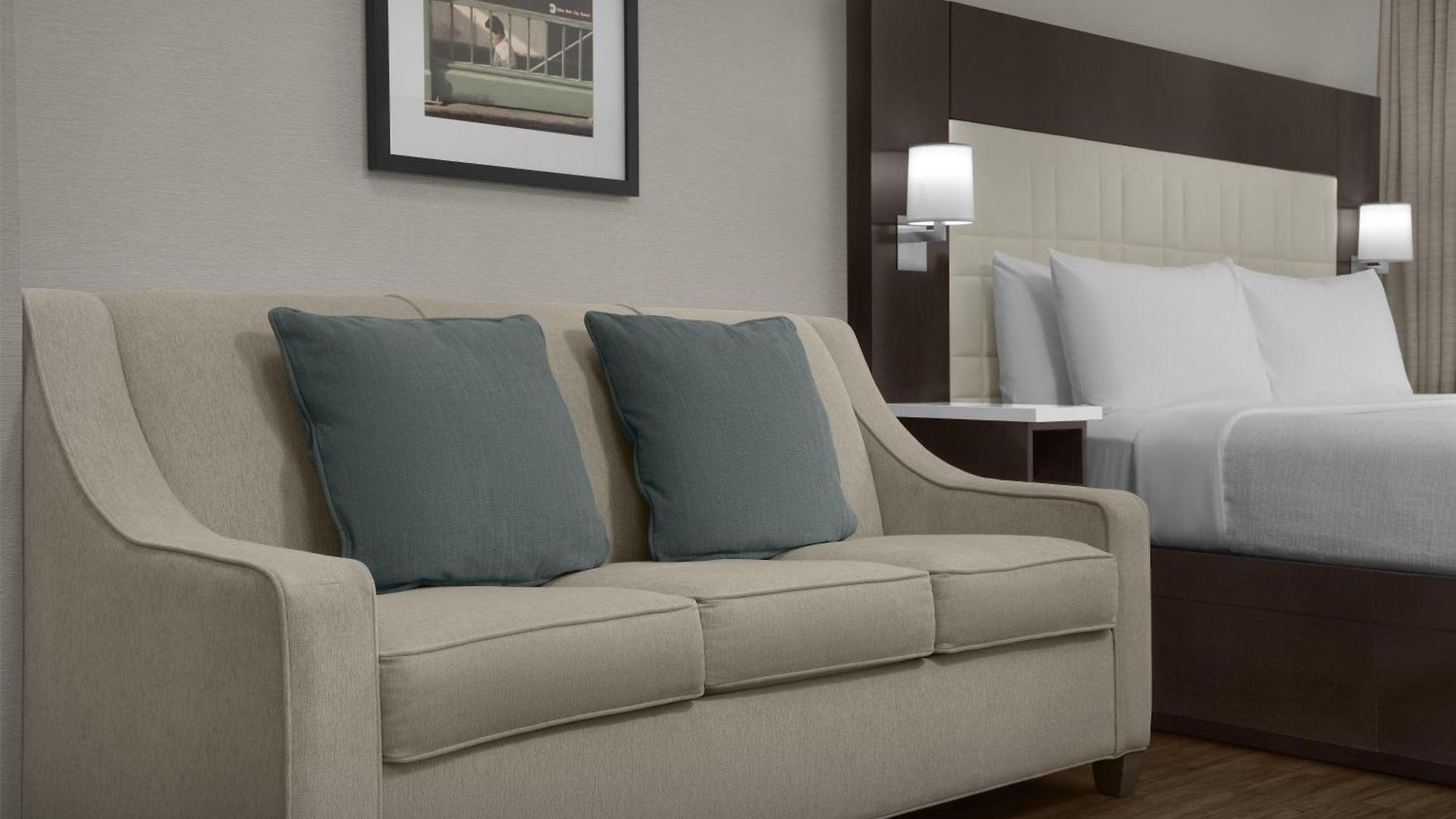 Hotel Newly Renovated Embassy By Hilton Manhattan Times Square
