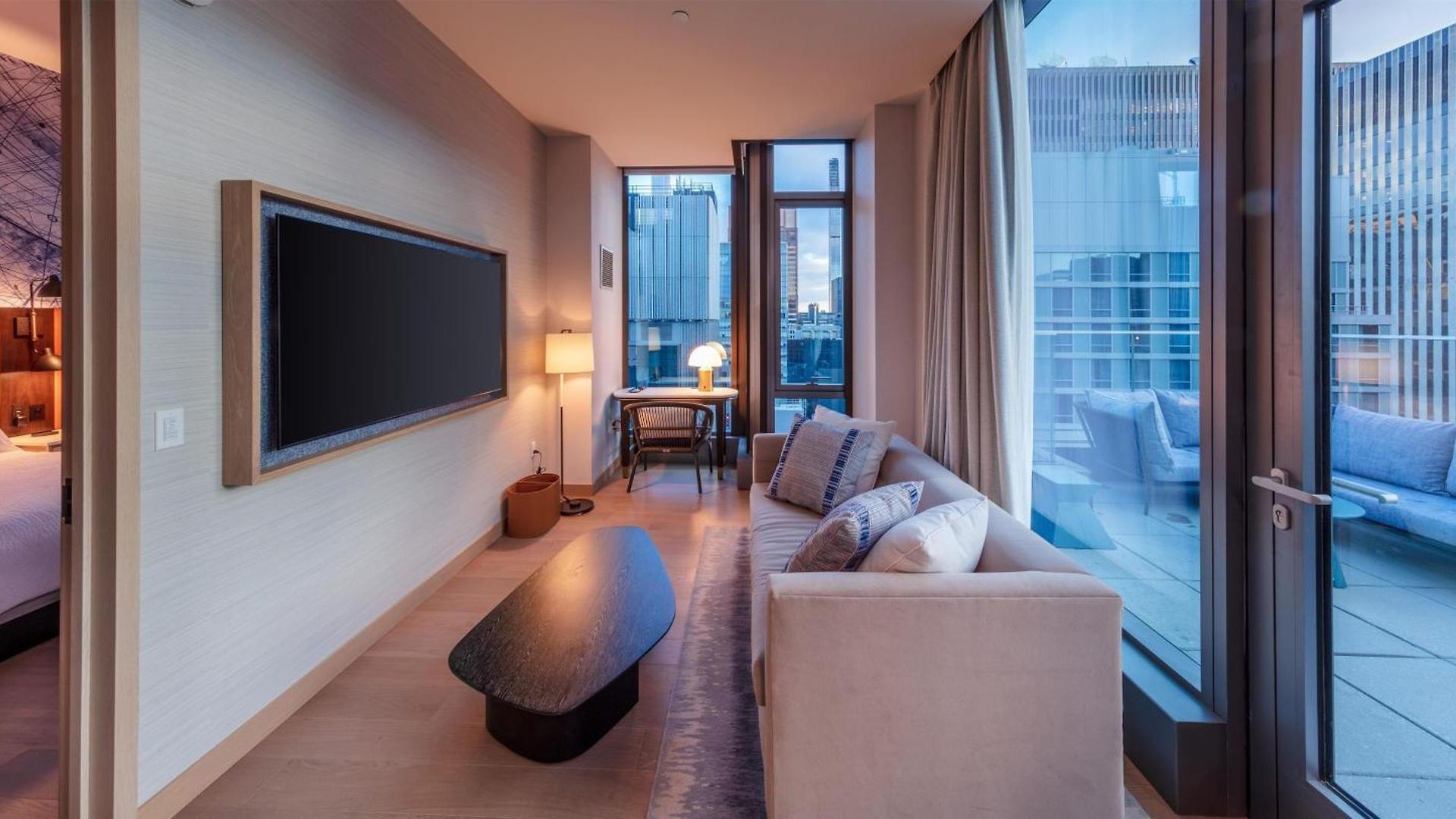 Tempo By Hilton Times Square 4*