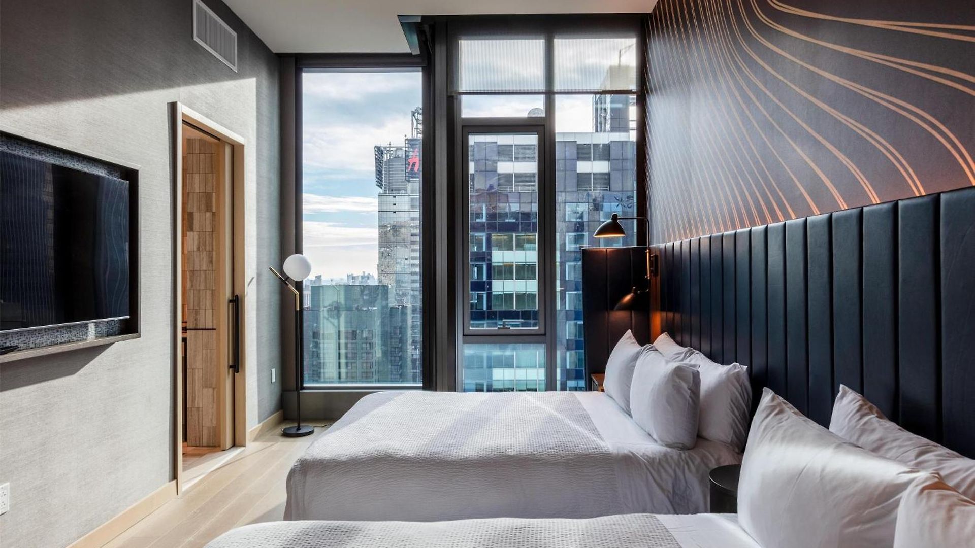 Tempo By Hilton Times Square Hotel 4*