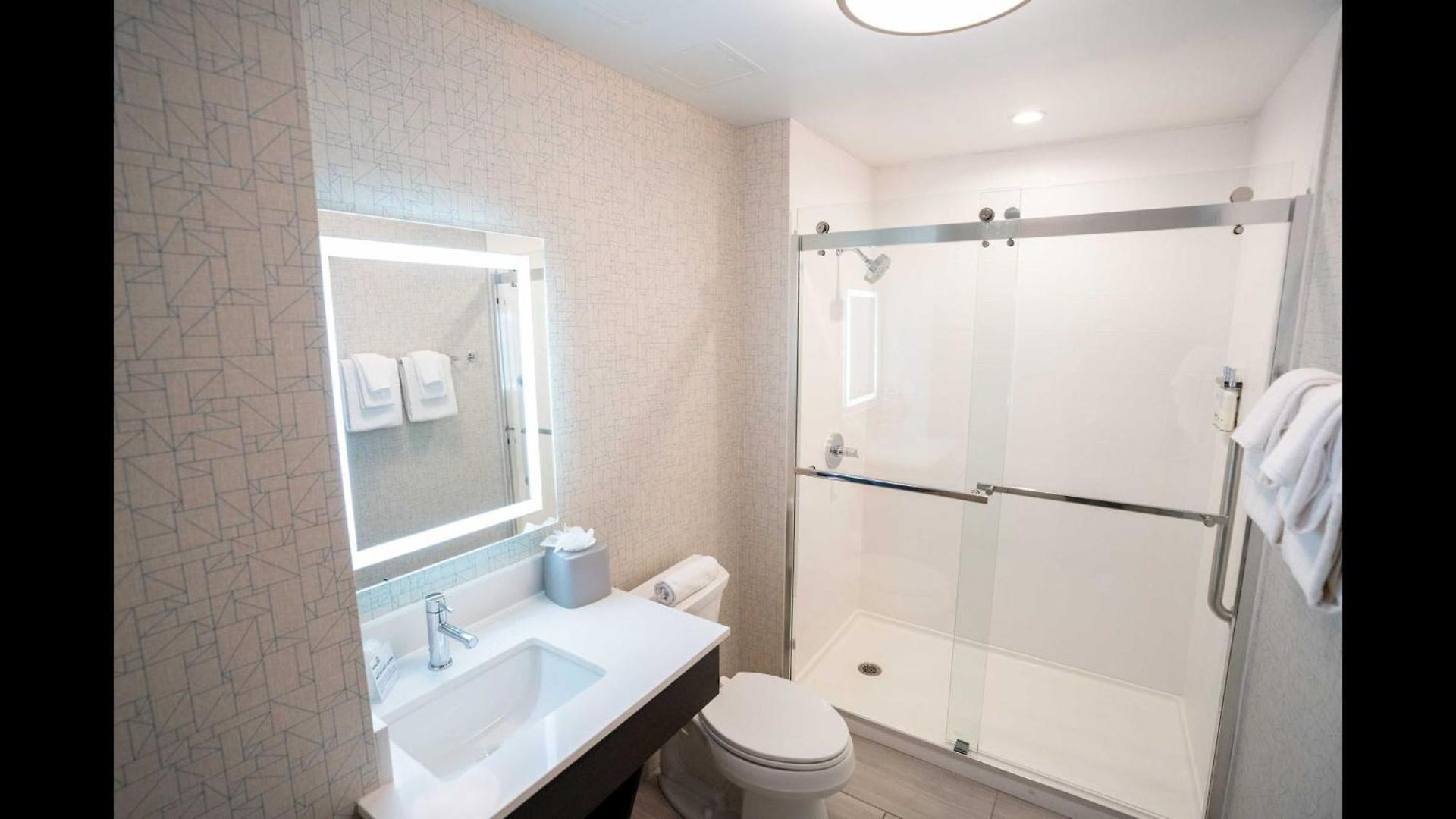 Hotel Express Long Island E - By Ihg