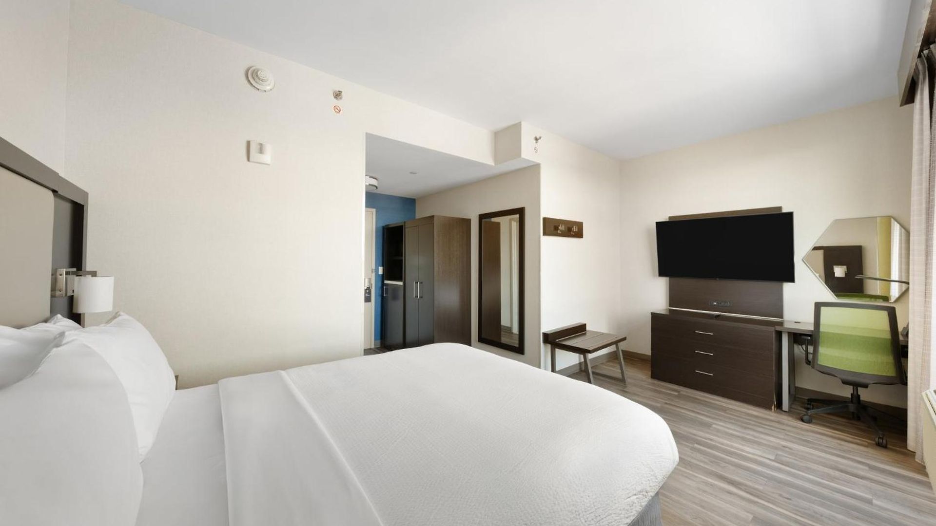 Hotel Express Long Island E - By Ihg