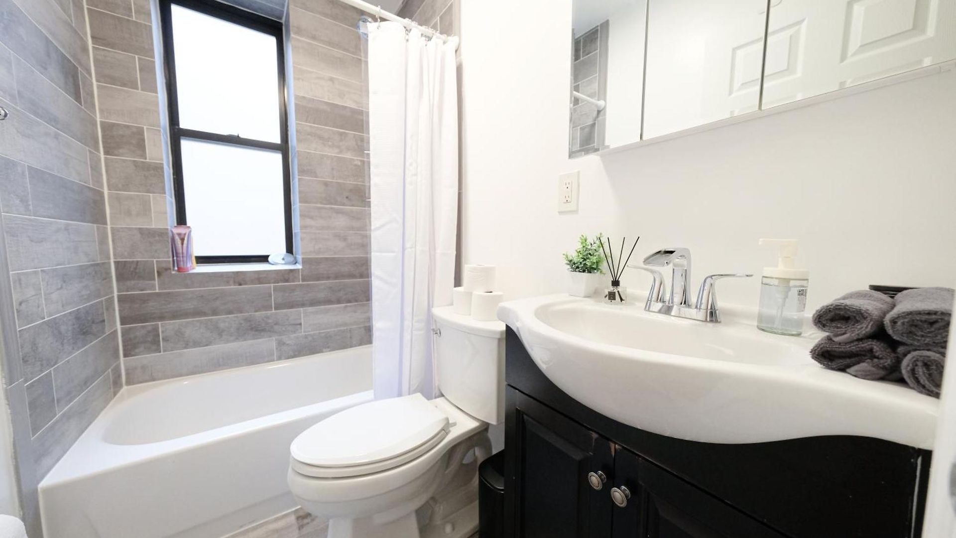 Sunny 4br/2ba Retreat In Morningside Heights, Nyc Holiday home