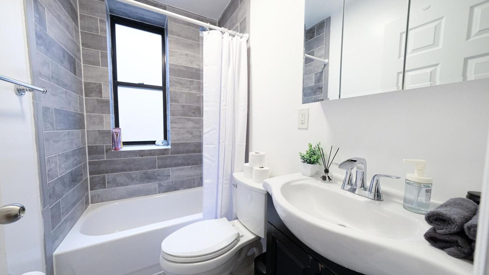 Sunny 4br/2ba Retreat In Morningside Heights, Nyc *