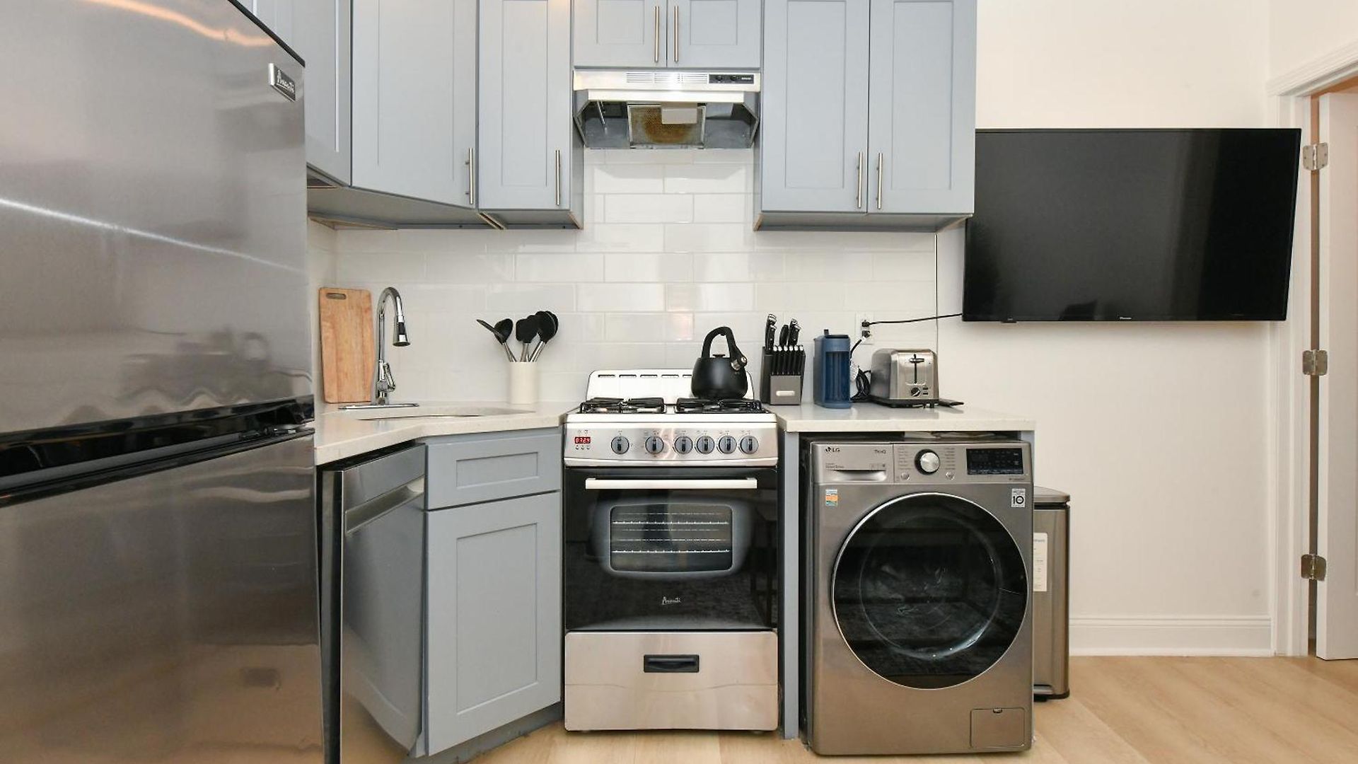 Cozy 1br In Manhattan W Private Terrace *