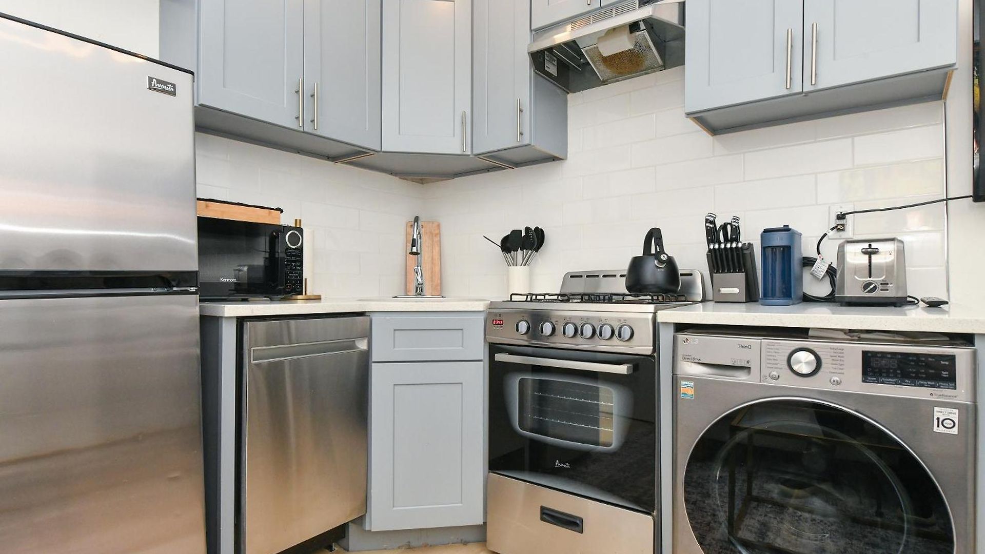Cozy 1br In Manhattan W Private Terrace