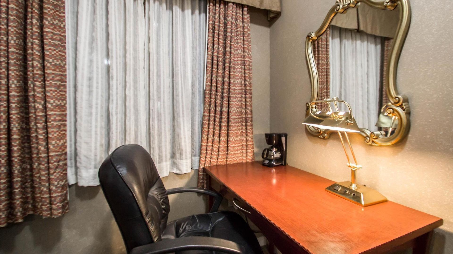 La Quinta By Wyndham Park Hotel