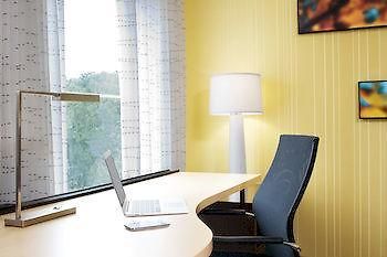 By Marriott The Bronx At Metro Center Atrium Hotel