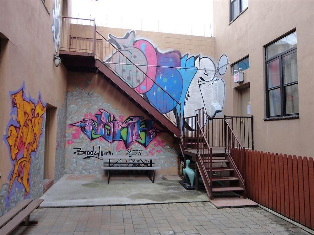 Hostel Ny Moore