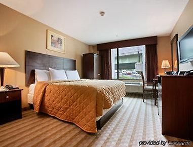 Days Bronx Hotel 2*
