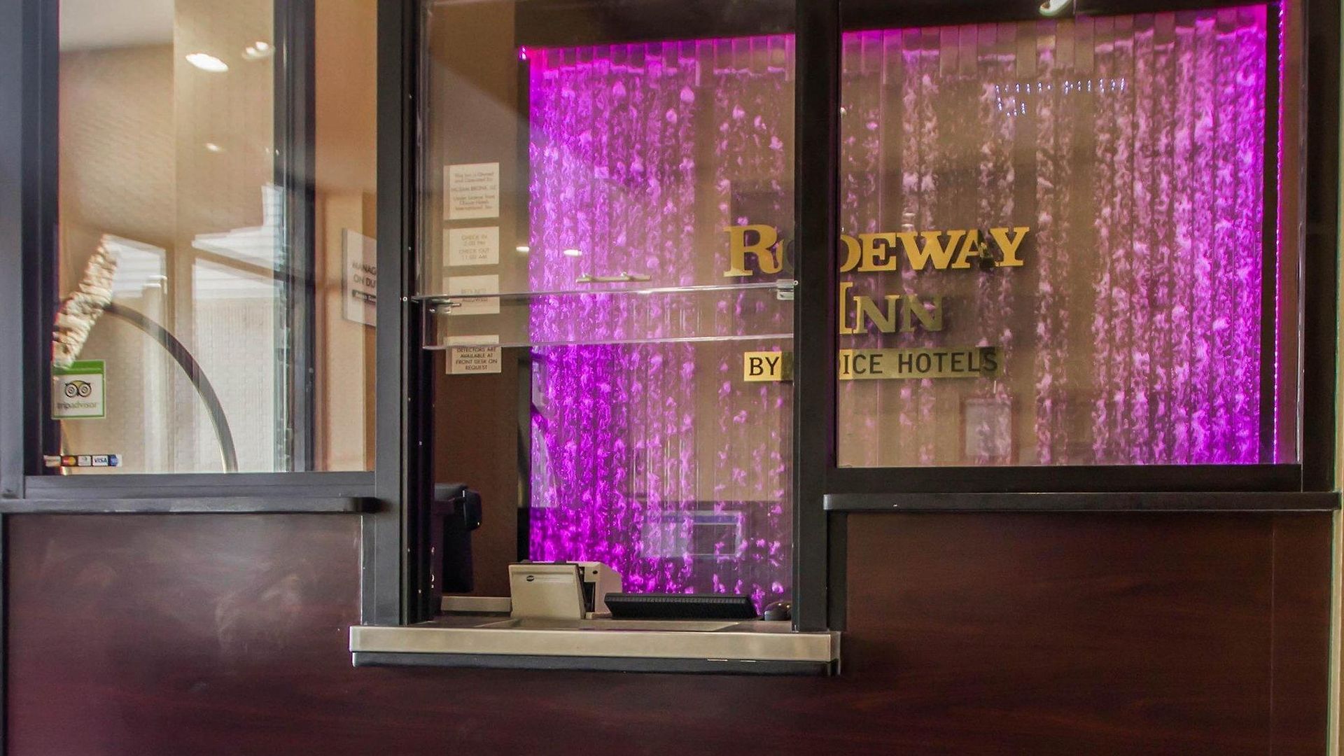 Rodeway Bronx Zoo 4*