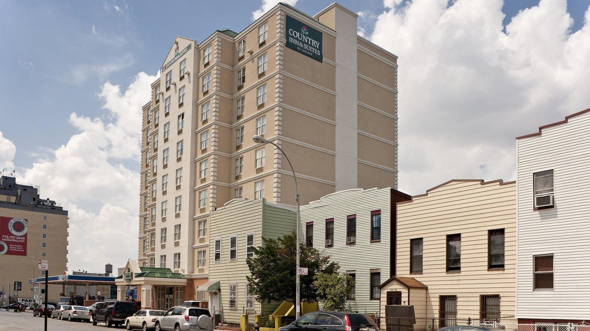 Hotel Queens County And New York