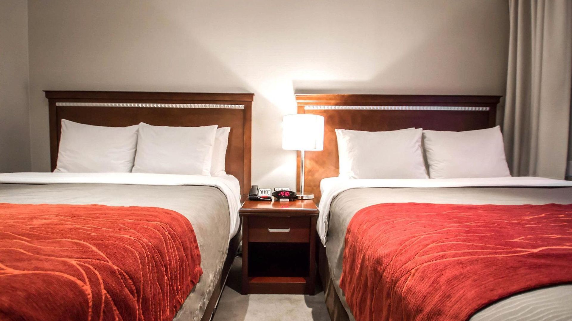 Hotel Comfort Manhattan Bridge 3*