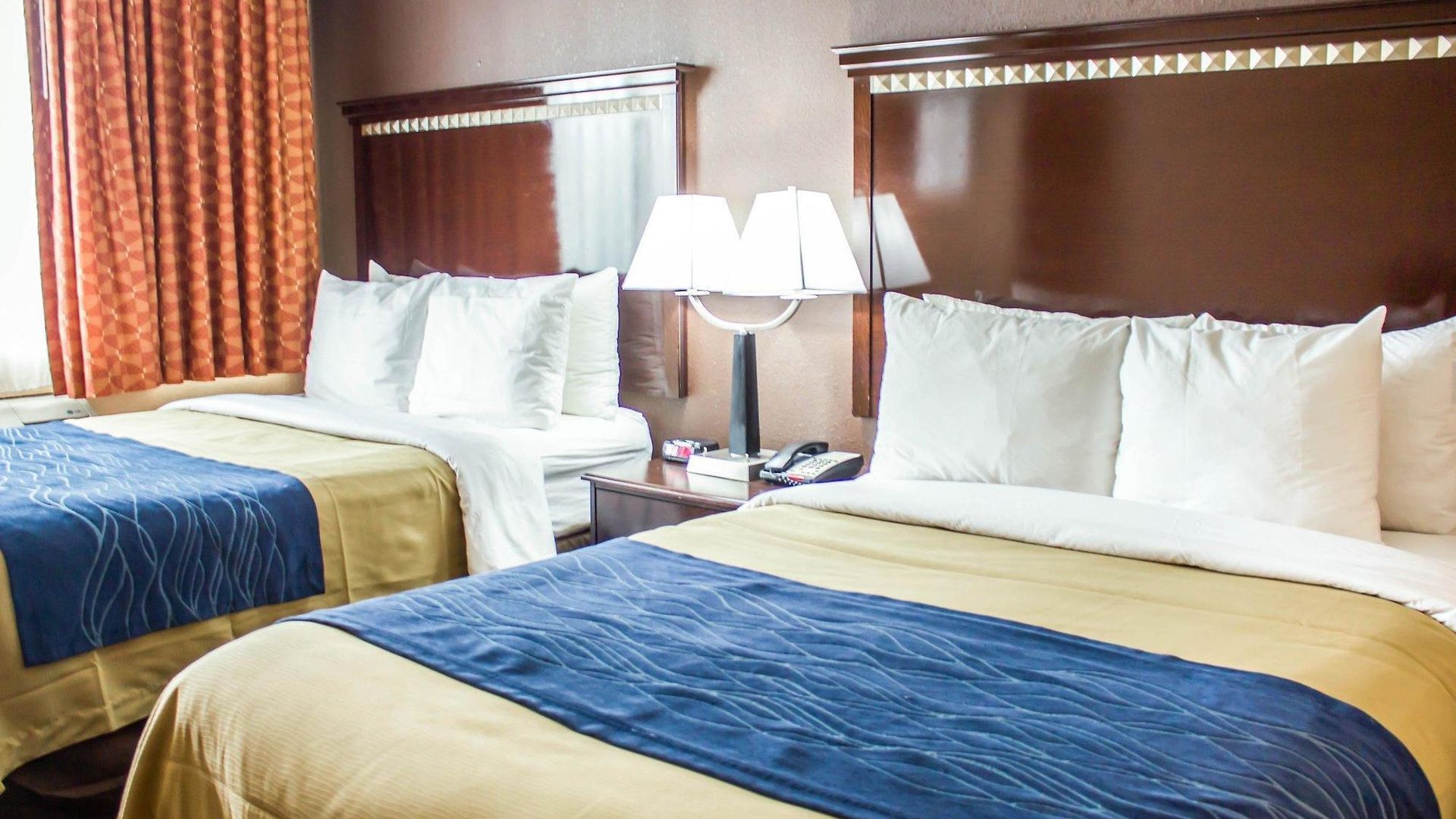 Hotel Travelodge By Wyndham Queens 3*