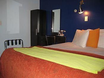 Doxie Hotel