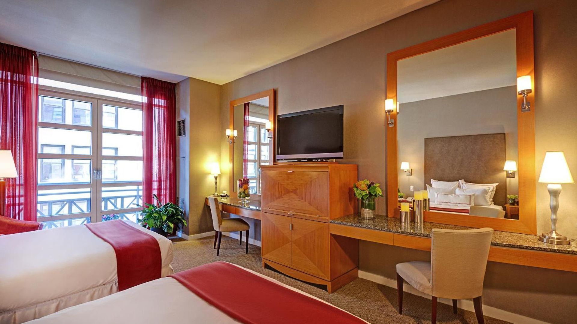 Giraffe By Library Collection Hotel New York