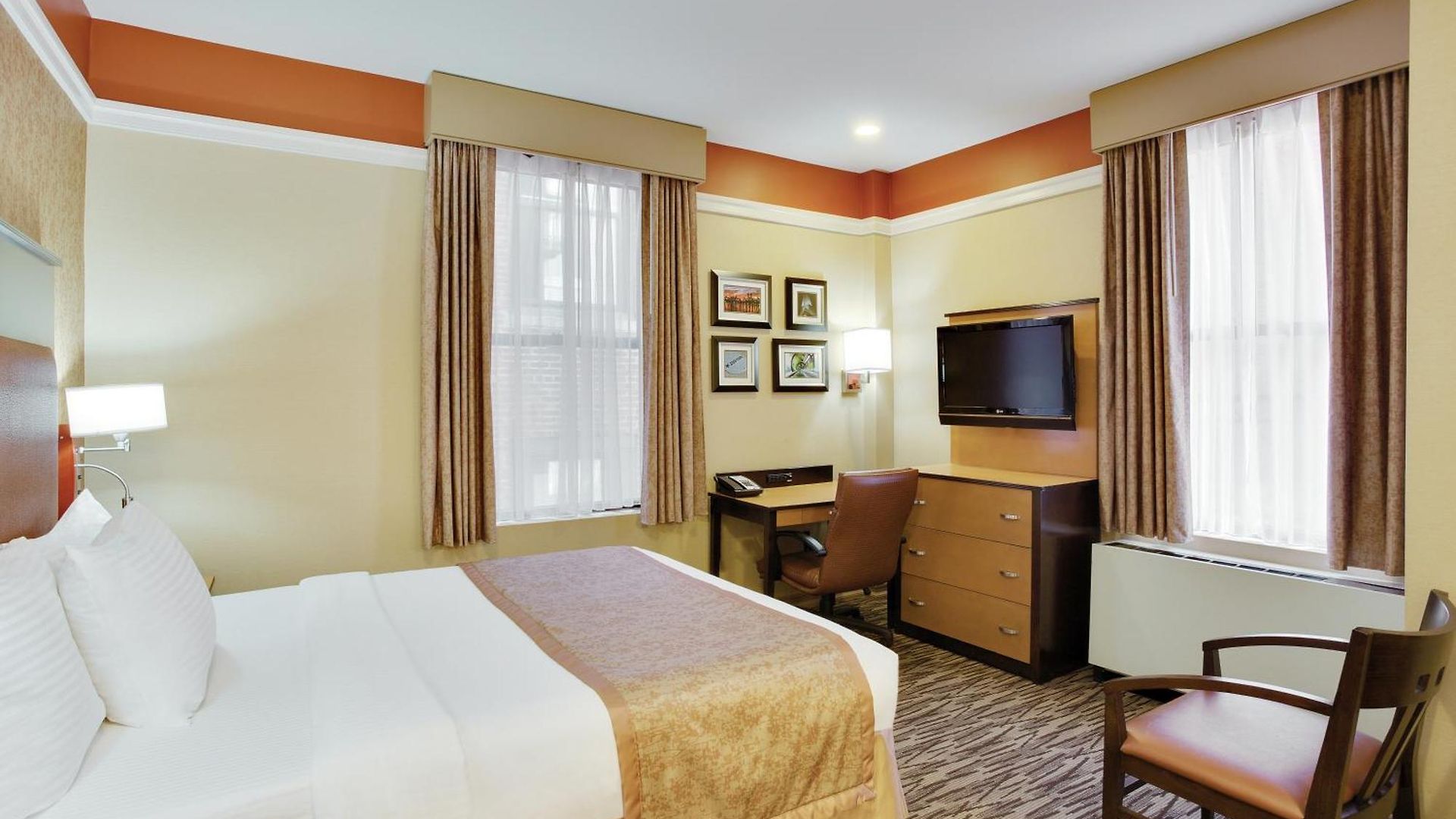 The At Fifth Avenue 3* New York