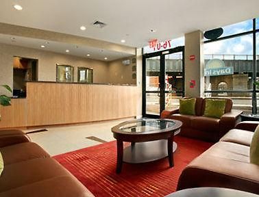Hotel Q