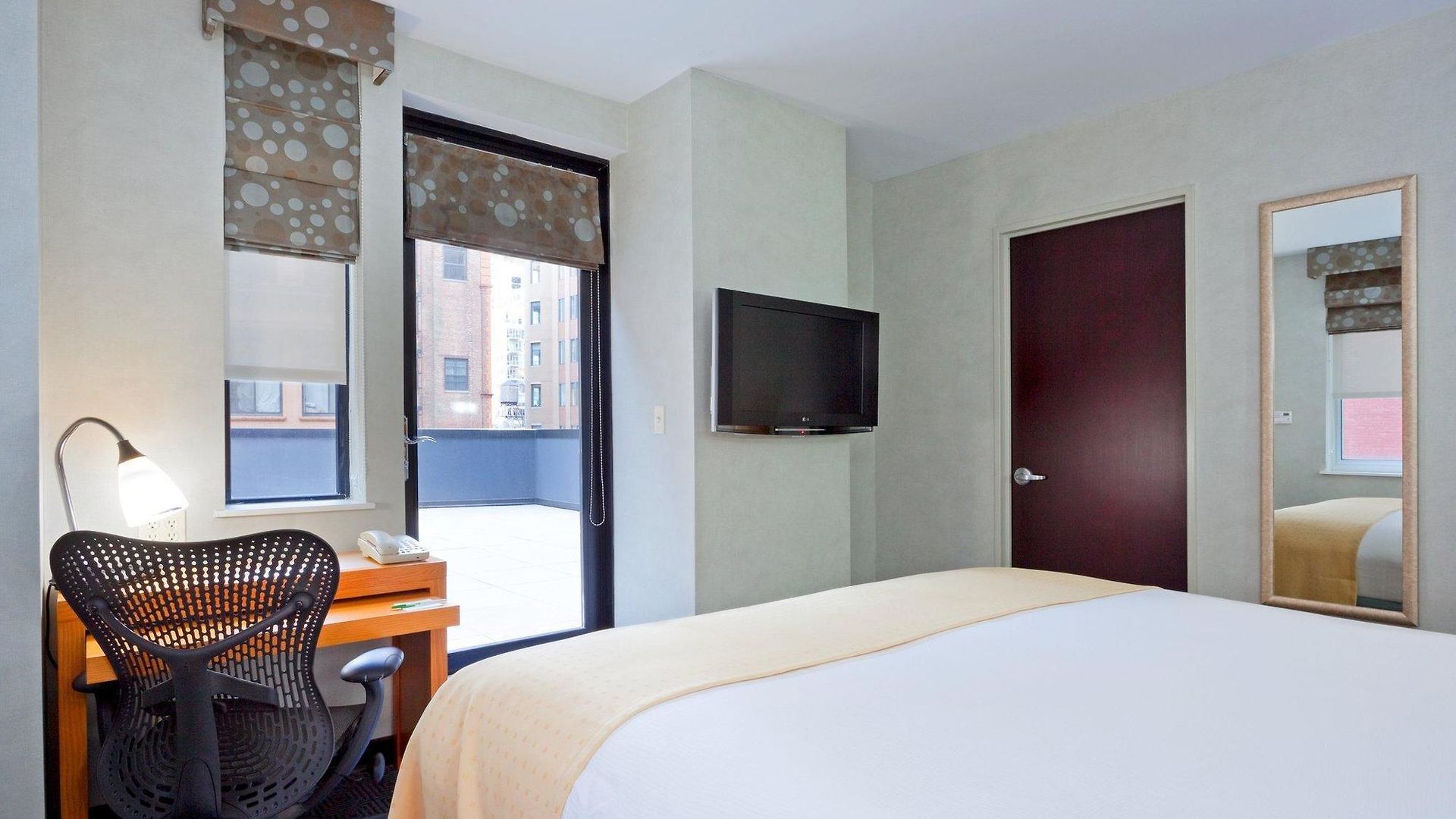 - Street By Ihg Hotel