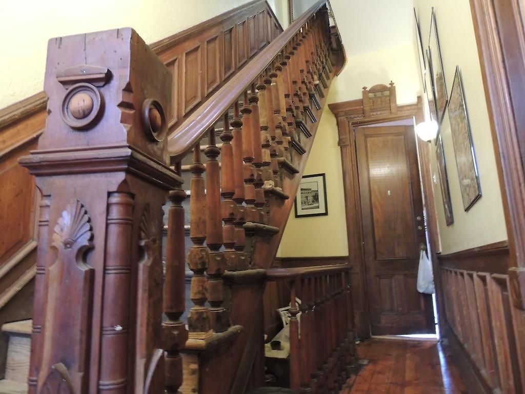 Brownstone Loft 30 Day Bookings