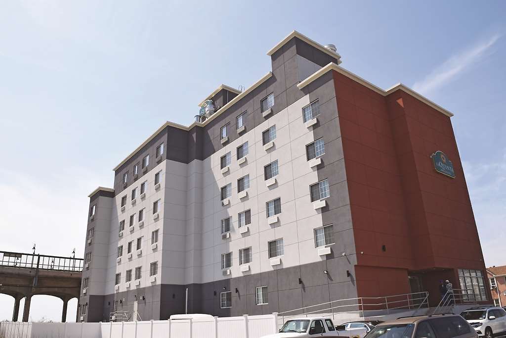 La Quinta & Far Rockaway - 2* New York