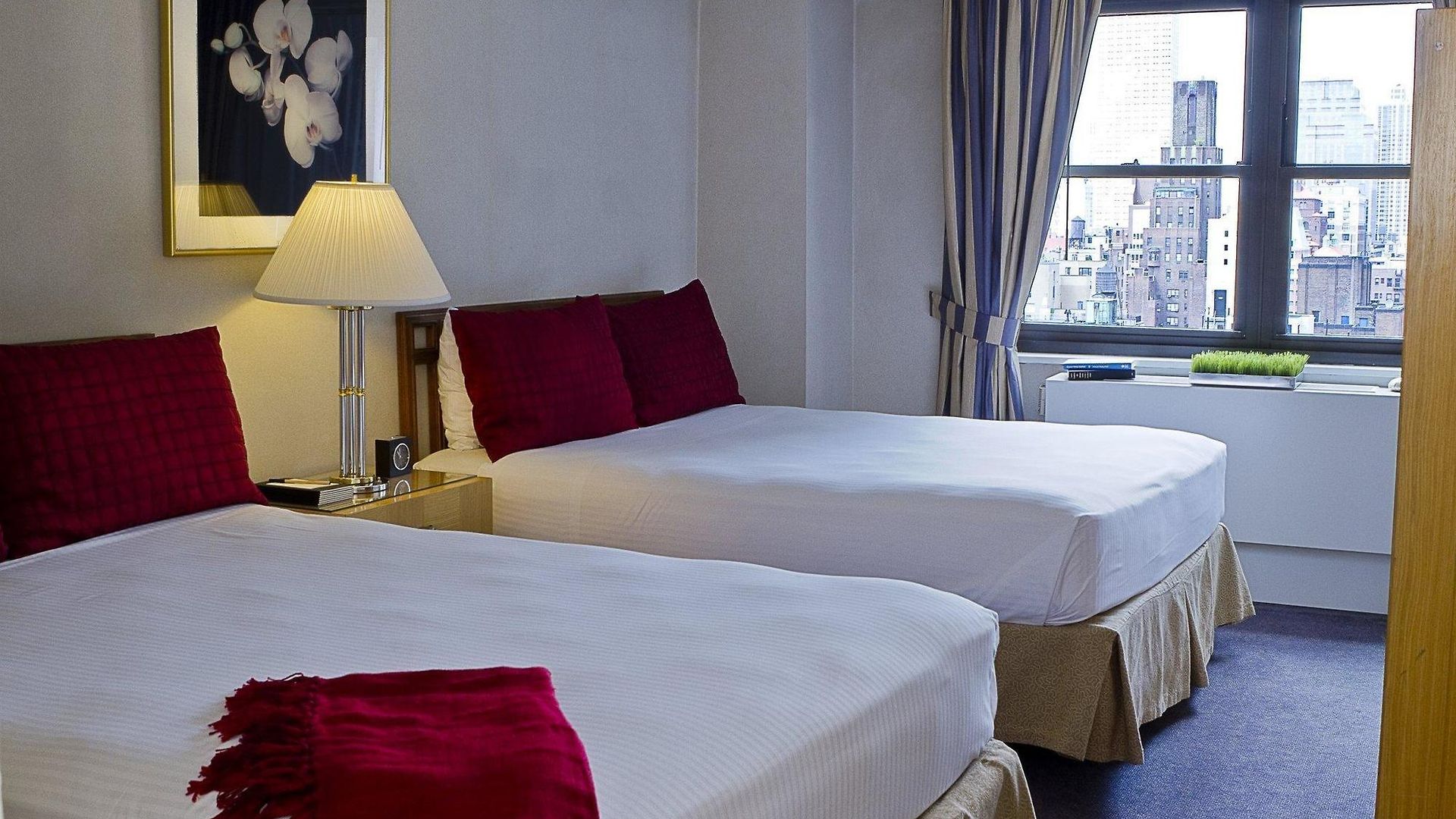 Hotel Eastgate Tower 3*