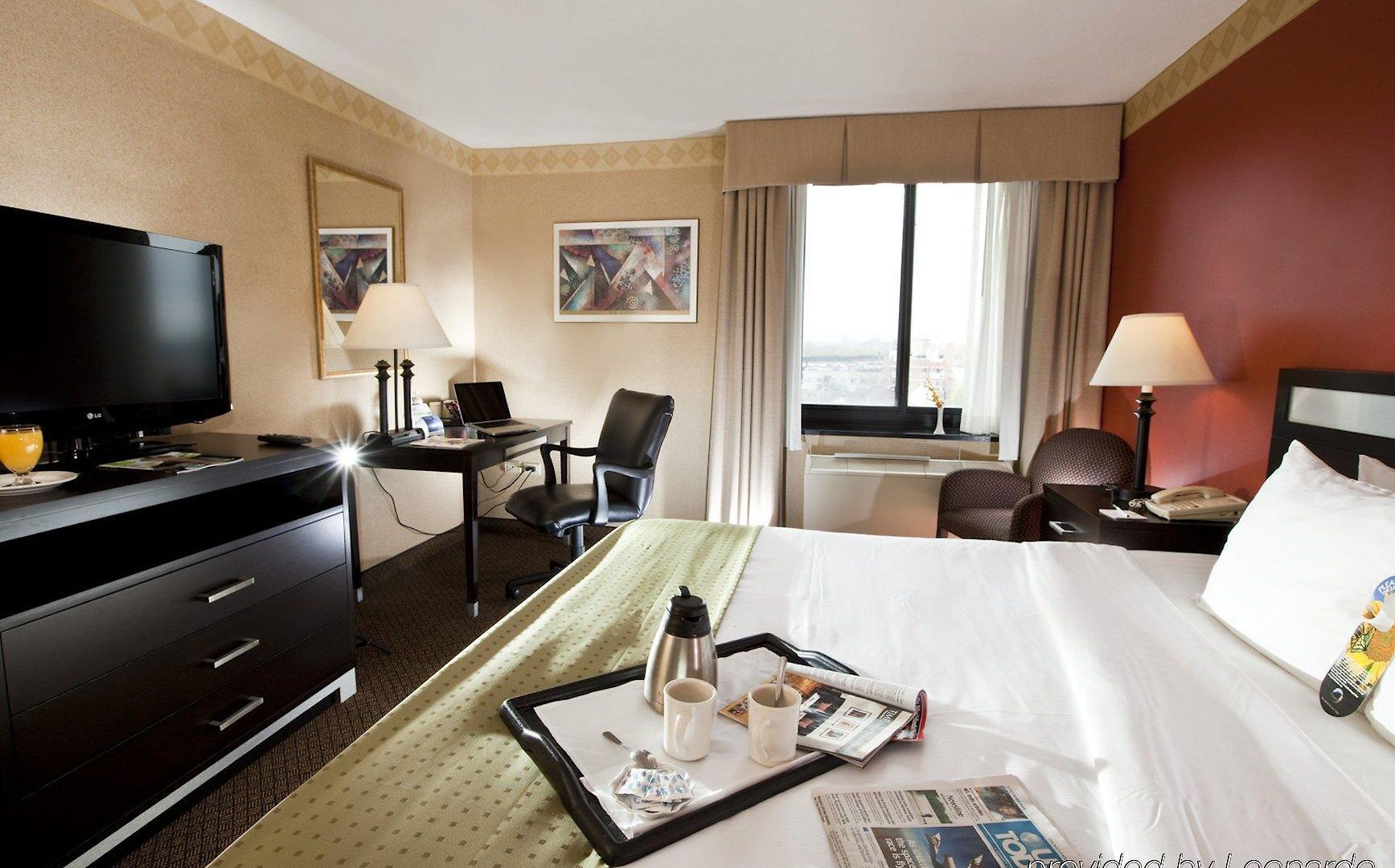The Laguardia Hotel