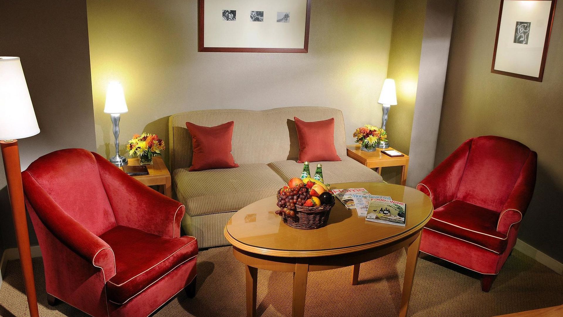 Hotel Giraffe By Library Collection
