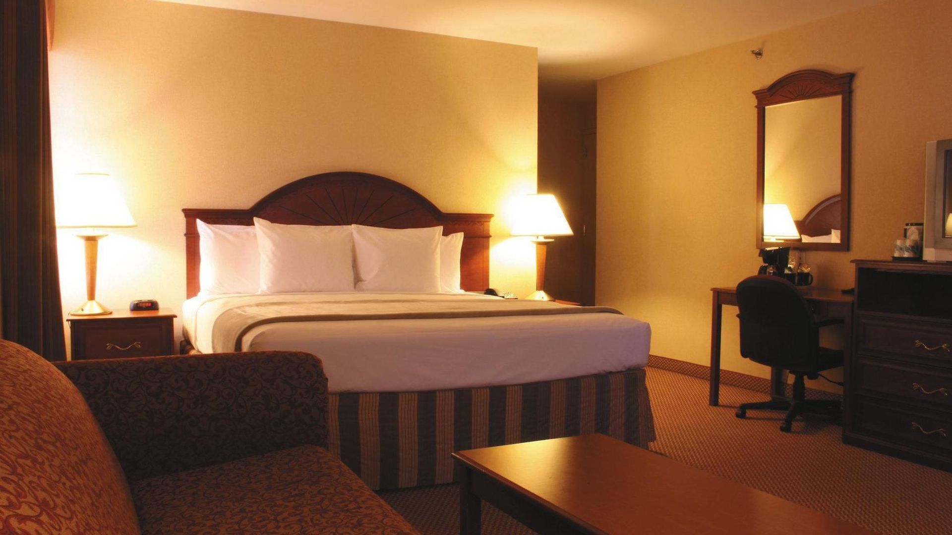 La Quinta By Wyndham Queens Hotel