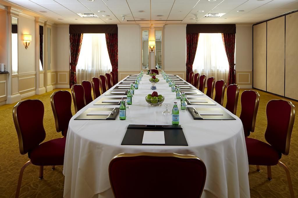 Hotel Warwick 4*