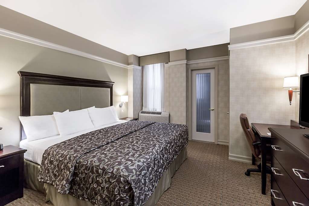 Hotel The At 3*