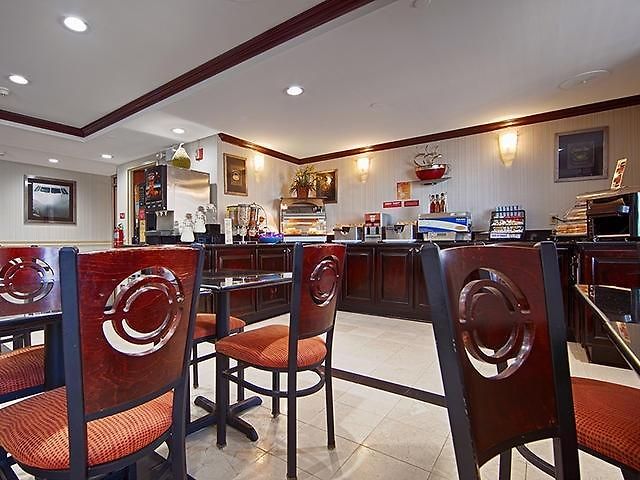 Hotel Western Jfk Airport 3*