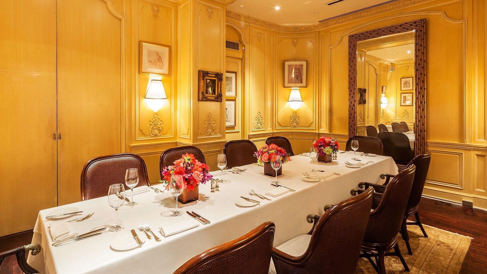 Hotel Plaza Athenee 5*