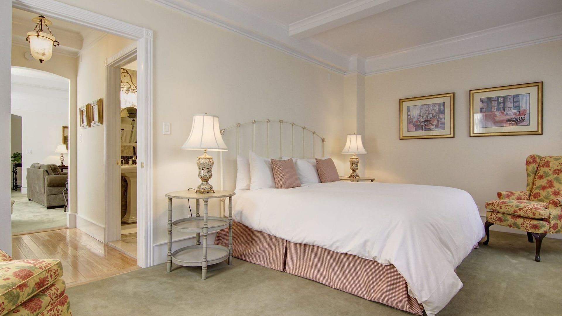 Hotel Roger Smith 3*