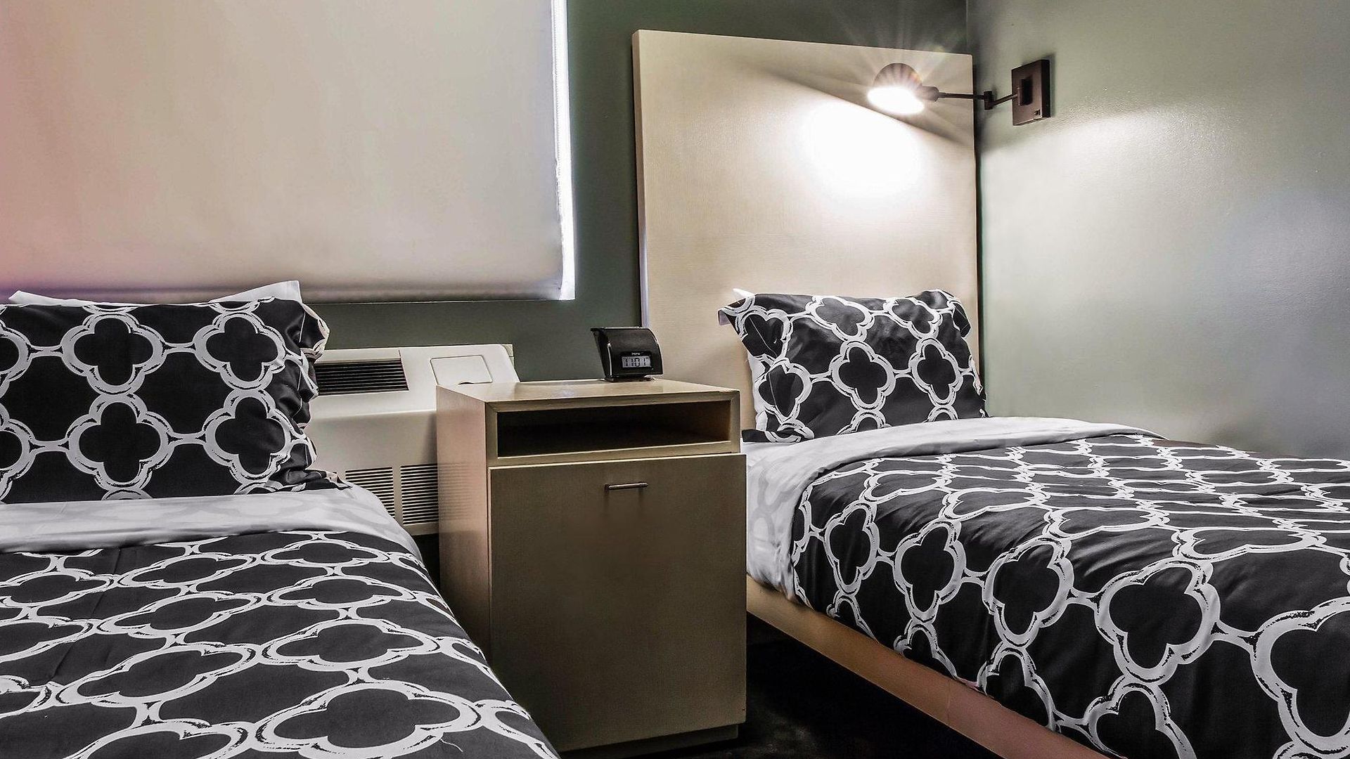 Essence Hotel 3*