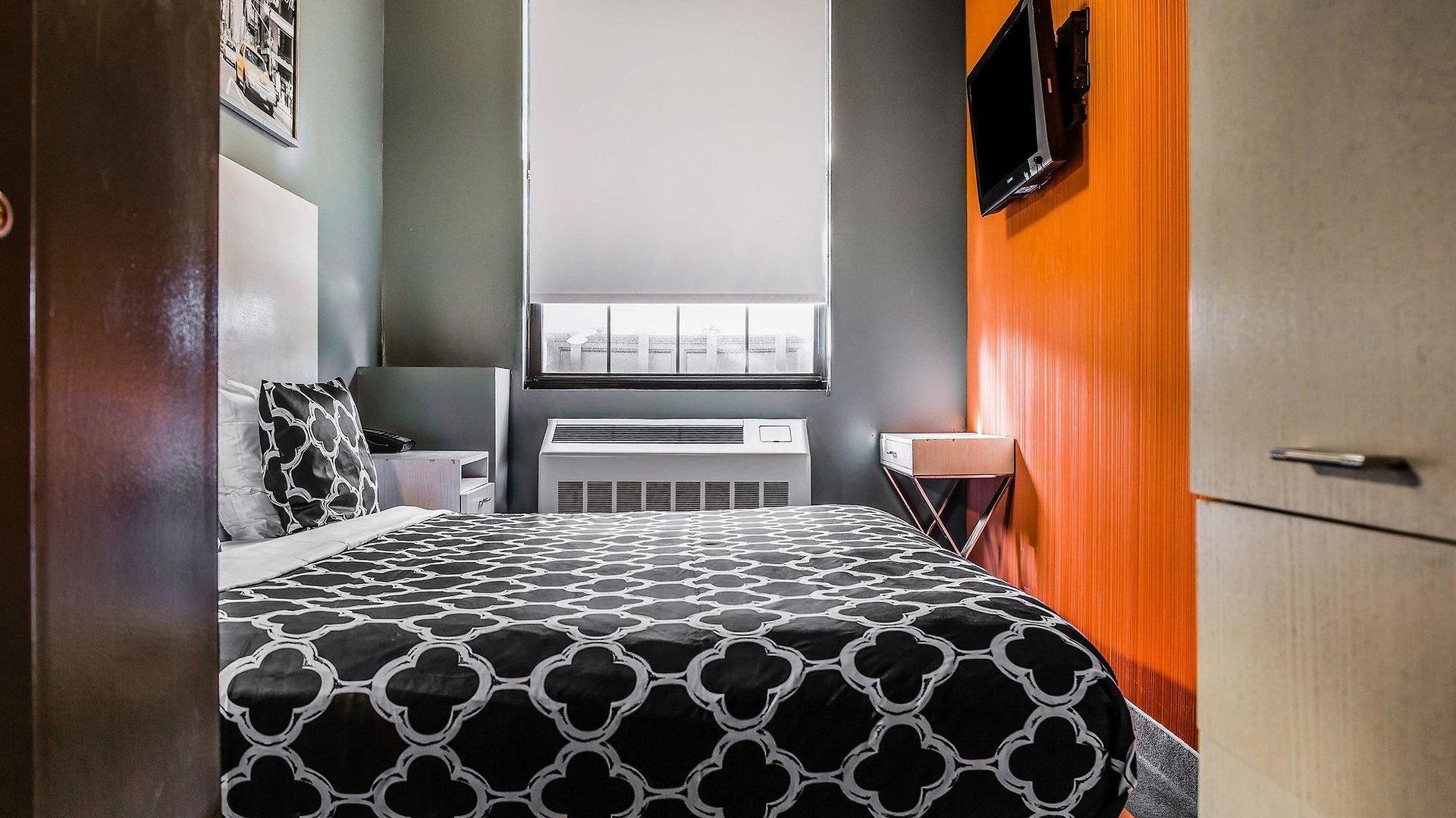 Essence 3* New York
