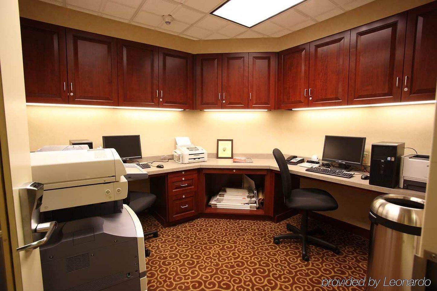 Hampton & Staten Island Hotel 3*