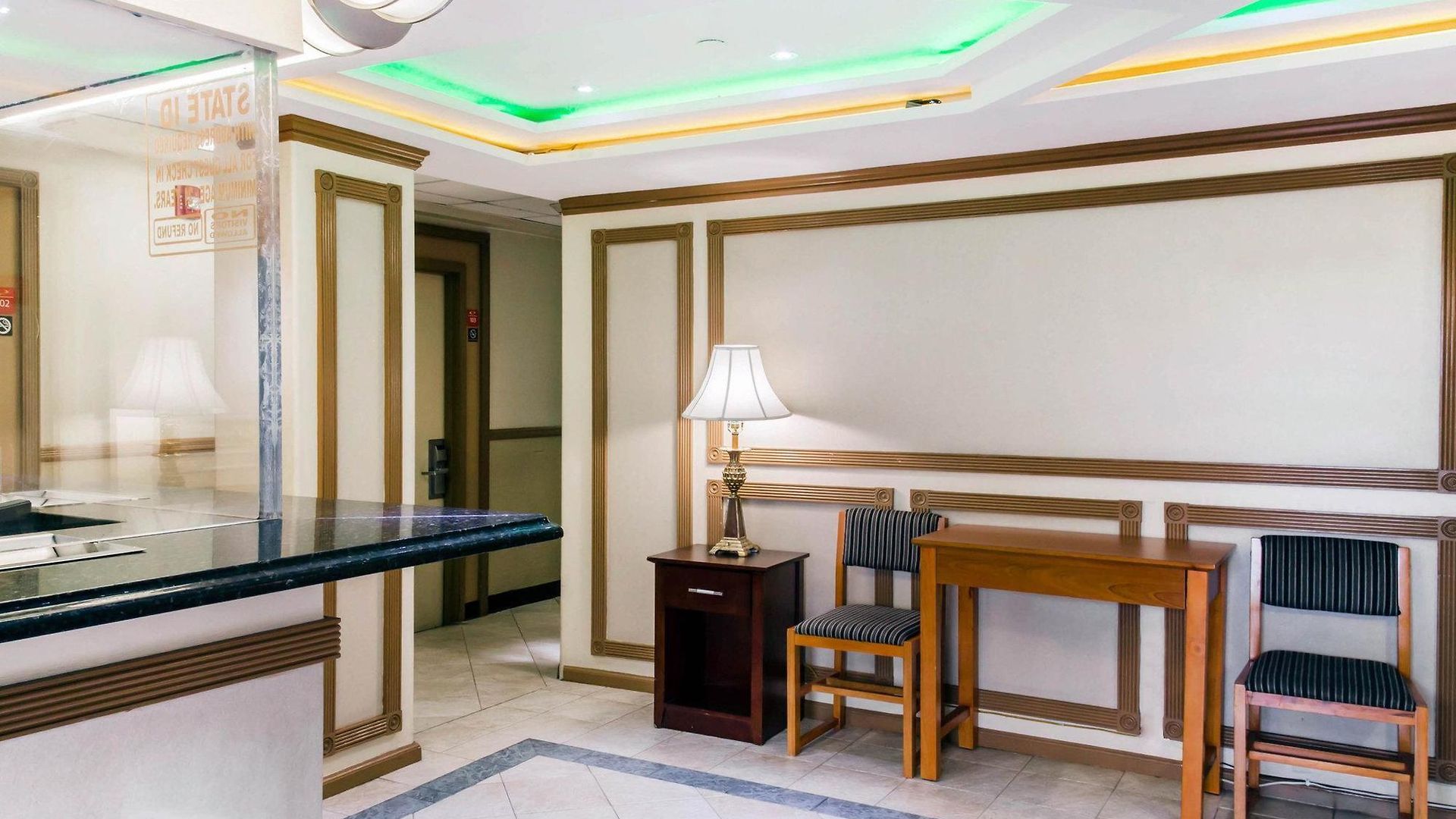 Econo South Ozone Park Hotel 2*