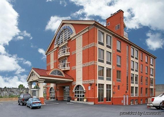 Comfort & Laguardia Airport Hotel 4*