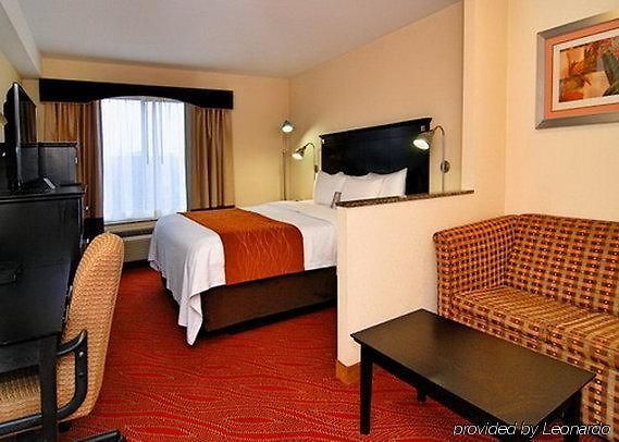 Comfort & Laguardia Airport Hotel
