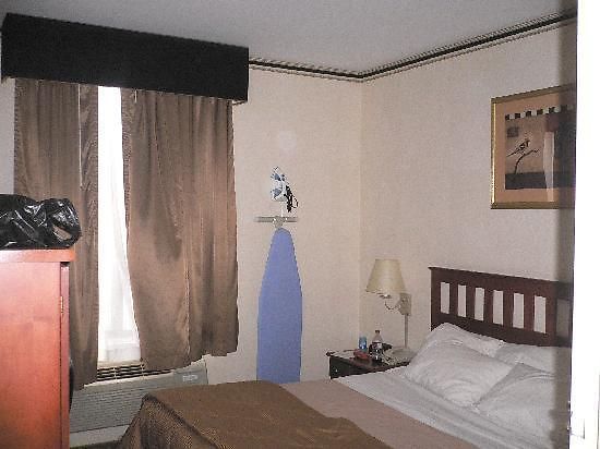 Red Lion & Long Island Hotel 3*