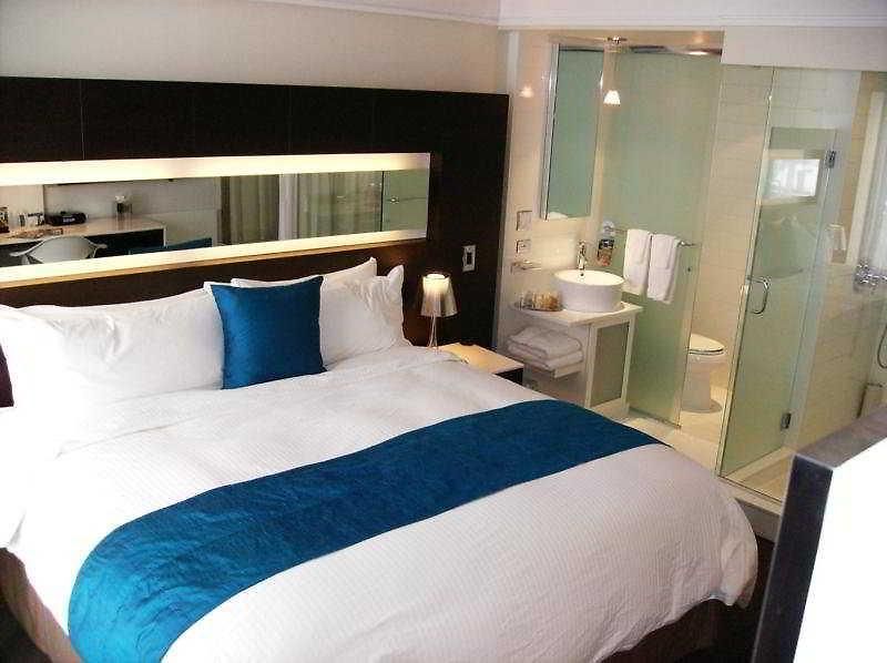 Le Bleu Hotel