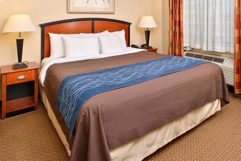 Red Lion And Brooklyn Hotel
