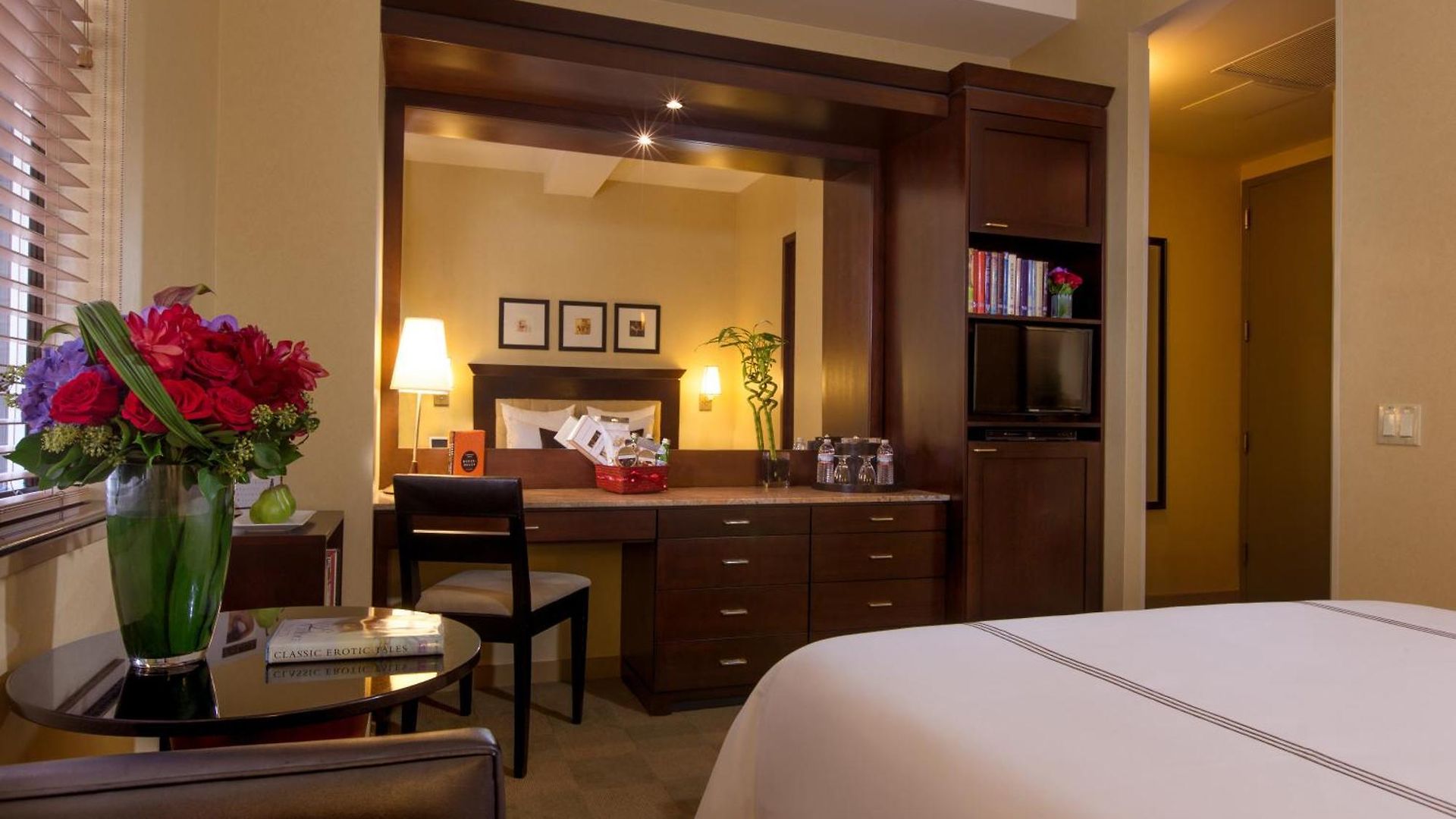 Library By Library Collection Hotel