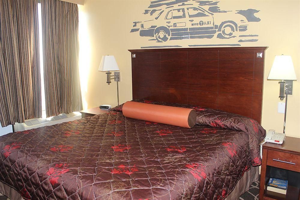 Howard Johnson Queens Village 2*