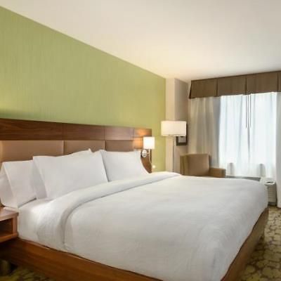 Hilton Garden Manhattan Midtown East - Newly Renovated Hotel